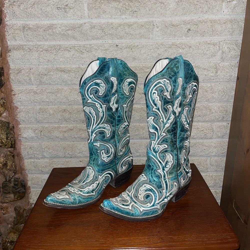Brandon Leather Embroidered Turquoise Cowboy Boots!